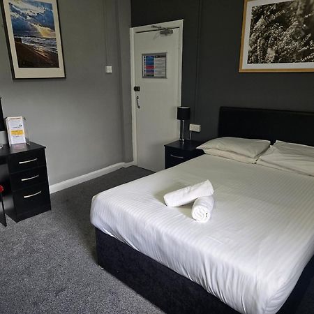 Peek-a-Booze - Budget Hotel - Adults Only Blackpool Kültér fotó