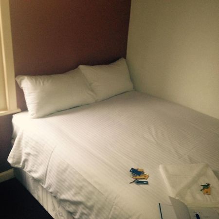 Peek-a-Booze - Budget Hotel - Adults Only Blackpool Kültér fotó